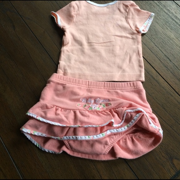 GUESS Baby Embroidered Ruffle Skort & Tee Set - Picture 4 of 5